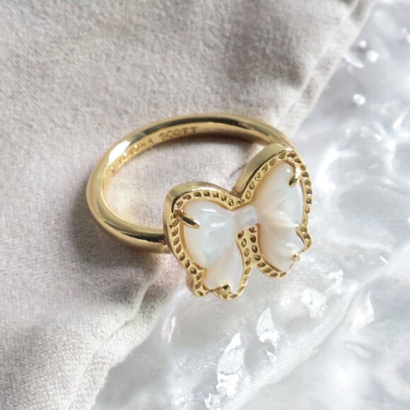 Kendra Scott - Haley Bow Gold Ivory Mother-of-Pearl Band Ring Size 7 - new - Picture 2 of 2
